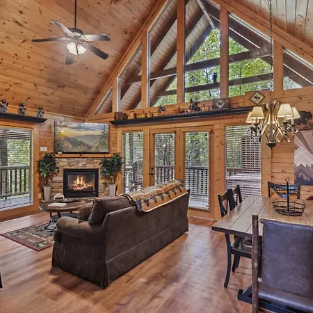 The Adventure Lodge Located In Black Bear Falls Resort With 3 King Suites!